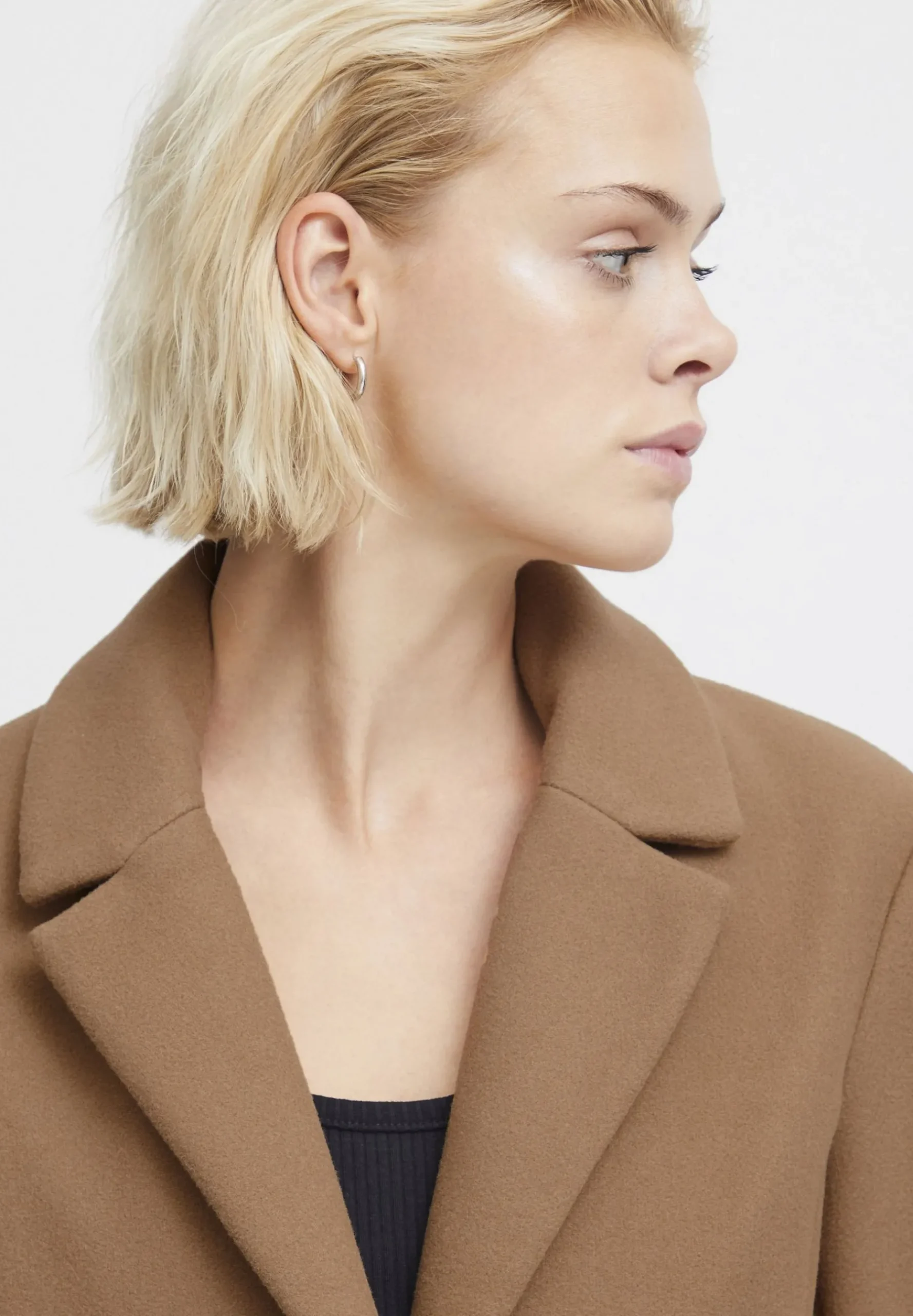Ihjannet - Manteau Court|ICHI Online