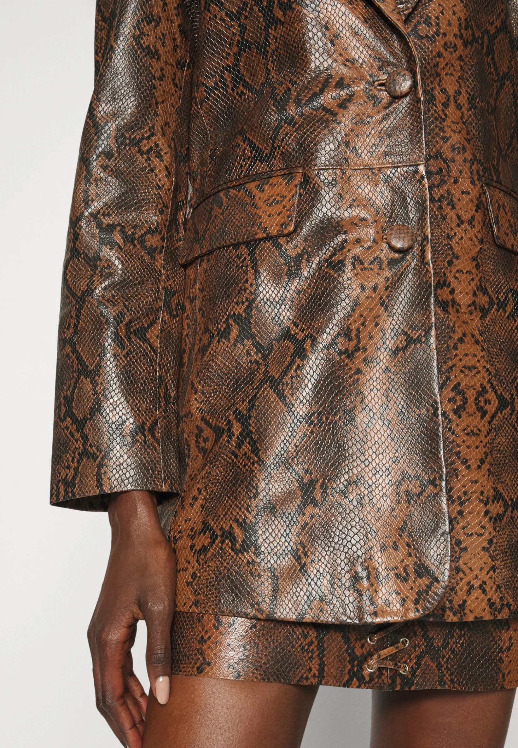 Marina Snakeskin - Manteau Court|STUDIO ID Best
