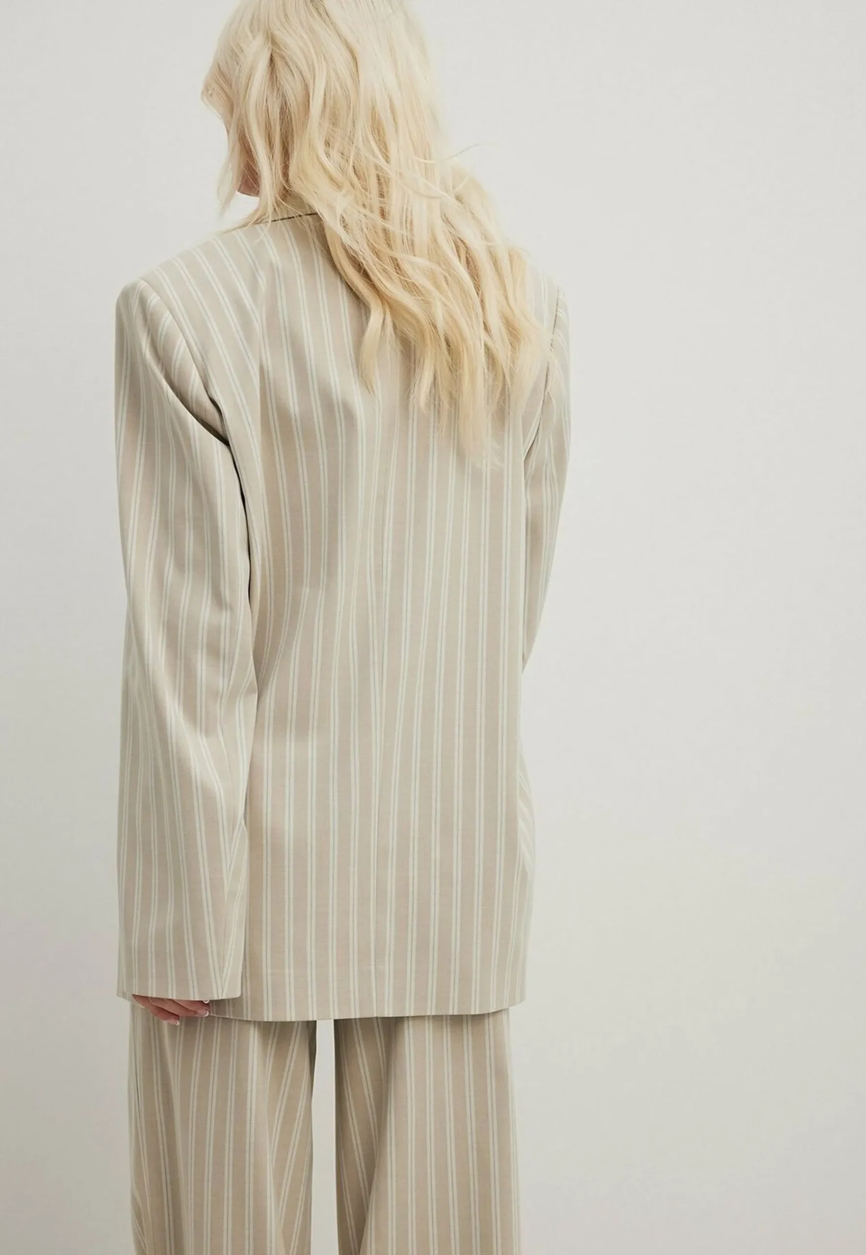 Mit Gerader Passform - Manteau Court|NA-KD Online