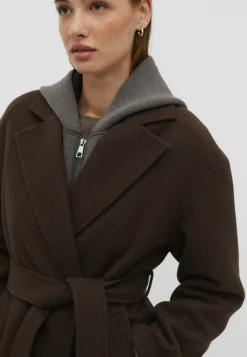 Soft-Touch With Belt - Trench|Stradivarius Sale