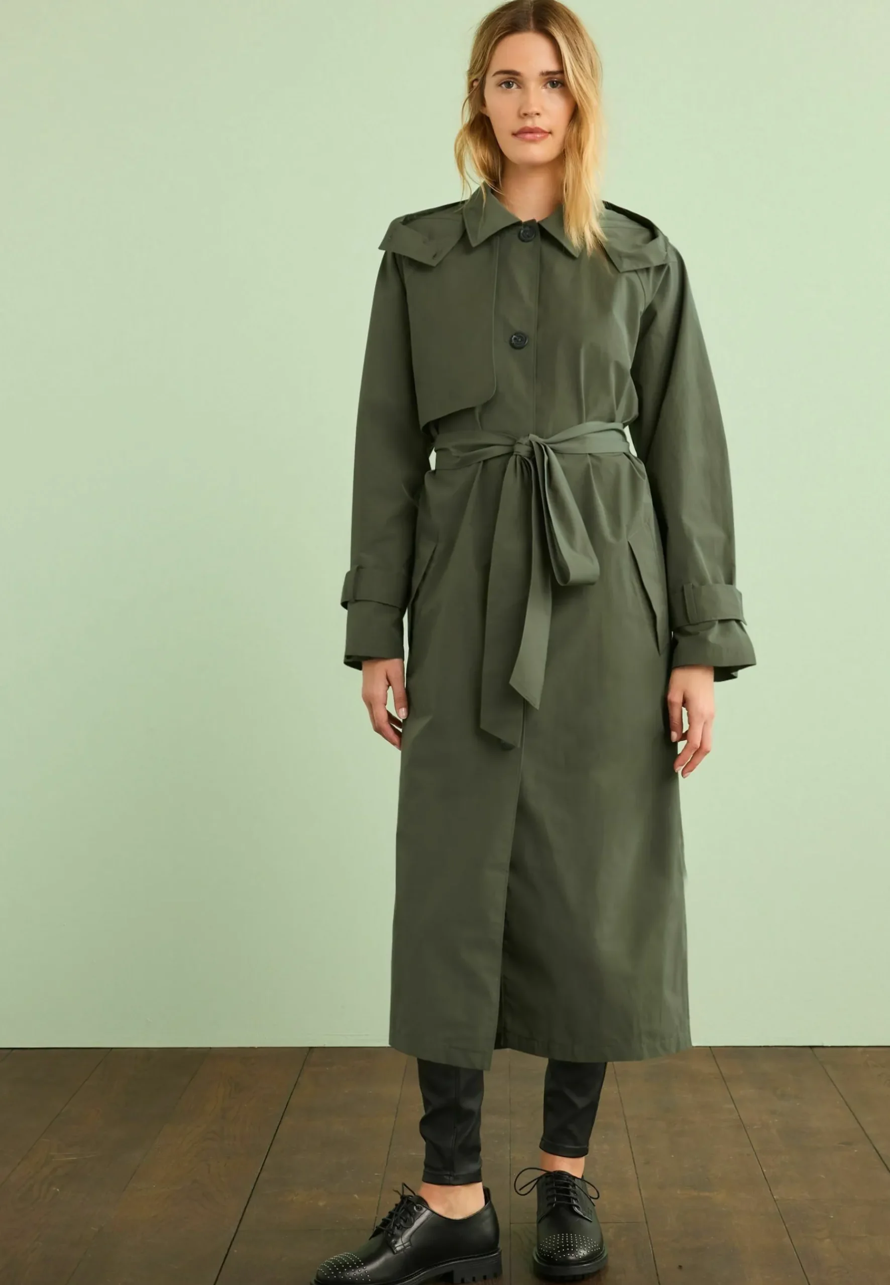 Trench|Next Store