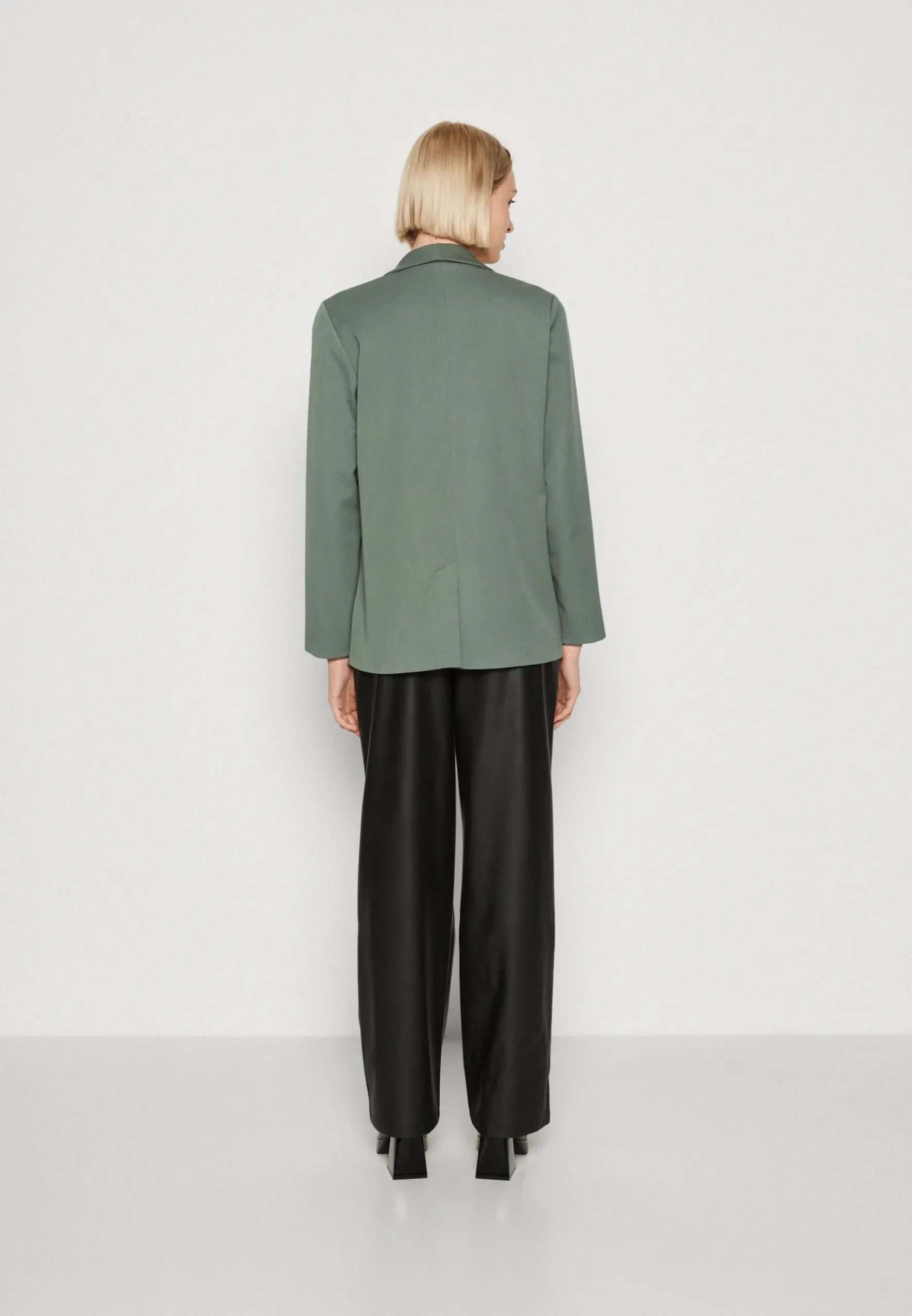 Vivarone Open - Manteau Court|VILA Online